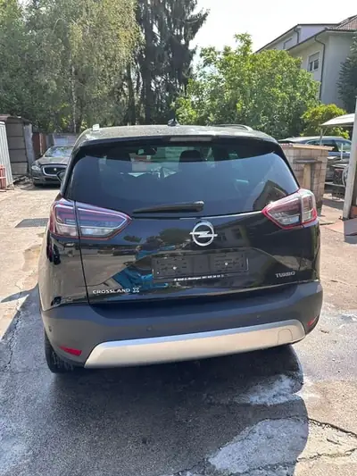 Opel Crossland X 1.2 T 130 Ultimate — SUV compact robuste, très faible kilométrage — Miniatur 8