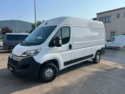 Citroën Jumper 30 2.2 BlueHDi 120 — Utilitaire robuste, faible kilométrage, TVA récupérable — vue extérieure