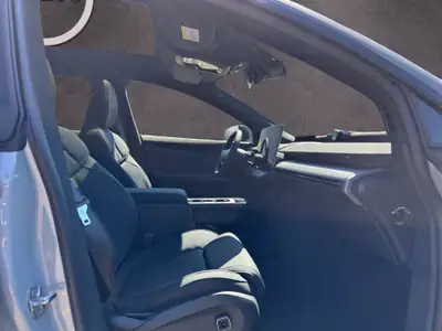 Volvo EX60 Twin Ultra AWD — SUV électrique haute performance, quasi neuf — Miniature 15