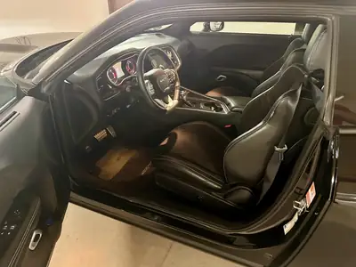 Dodge Challenger SRT 6.4 — Muscle-car légendaire, 492 ch et première main — Thumbnail 8