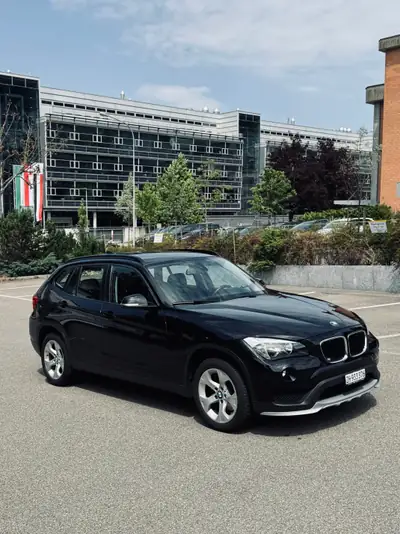 BMW X1 18d xDrive — SUV compact diesel robuste, 170'000 km, sans sinistre — vista esterna