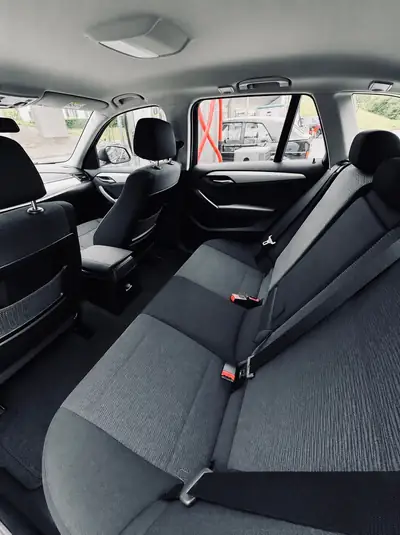 BMW X1 18d xDrive — SUV compact diesel robuste, 170'000 km, sans sinistre — interni
