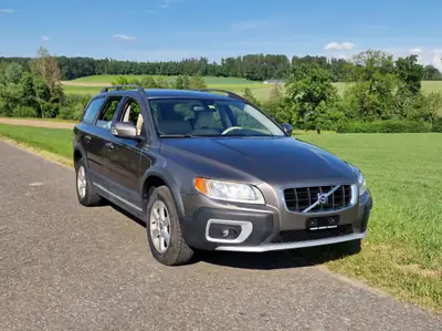 Volvo XC70 2.4 D5 Momentum AWD — SUV robuste, diesel efficace, contrôle MFK récent — cruscotto
