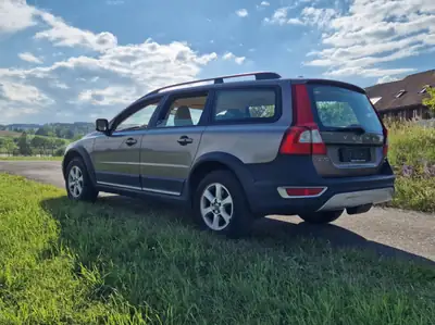 Volvo XC70 2.4 D5 Momentum AWD — SUV robuste, diesel efficace, contrôle MFK récent — Miniatura 9