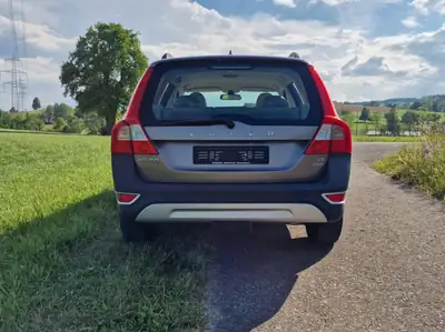 Volvo XC70 2.4 D5 Momentum AWD — SUV robuste, diesel efficace, contrôle MFK récent — Miniatura 8