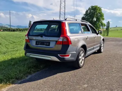 Volvo XC70 2.4 D5 Momentum AWD — SUV robuste, diesel efficace, contrôle MFK récent — Miniatura 7