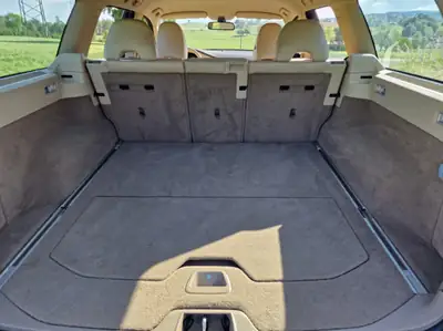 Volvo XC70 2.4 D5 Momentum AWD — SUV robuste, diesel efficace, contrôle MFK récent — Miniatura 11