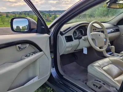 Volvo XC70 2.4 D5 Momentum AWD — SUV robuste, diesel efficace, contrôle MFK récent — Miniatura 15