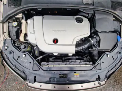 Volvo XC70 2.4 D5 Momentum AWD — SUV robuste, diesel efficace, contrôle MFK récent — Miniatura 20