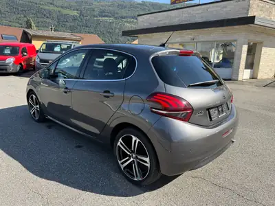 Peugeot 208 1.2 PureTech GT Line — Citadine dynamique, entretien complet, faible kilométrage — Miniature 9