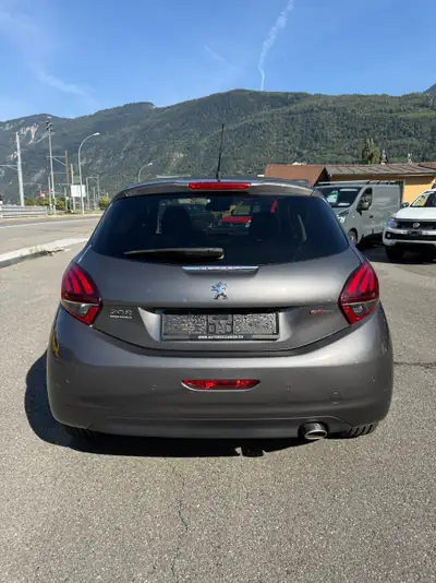 Peugeot 208 1.2 PureTech GT Line — Citadine dynamique, entretien complet, faible kilométrage — Miniature 8