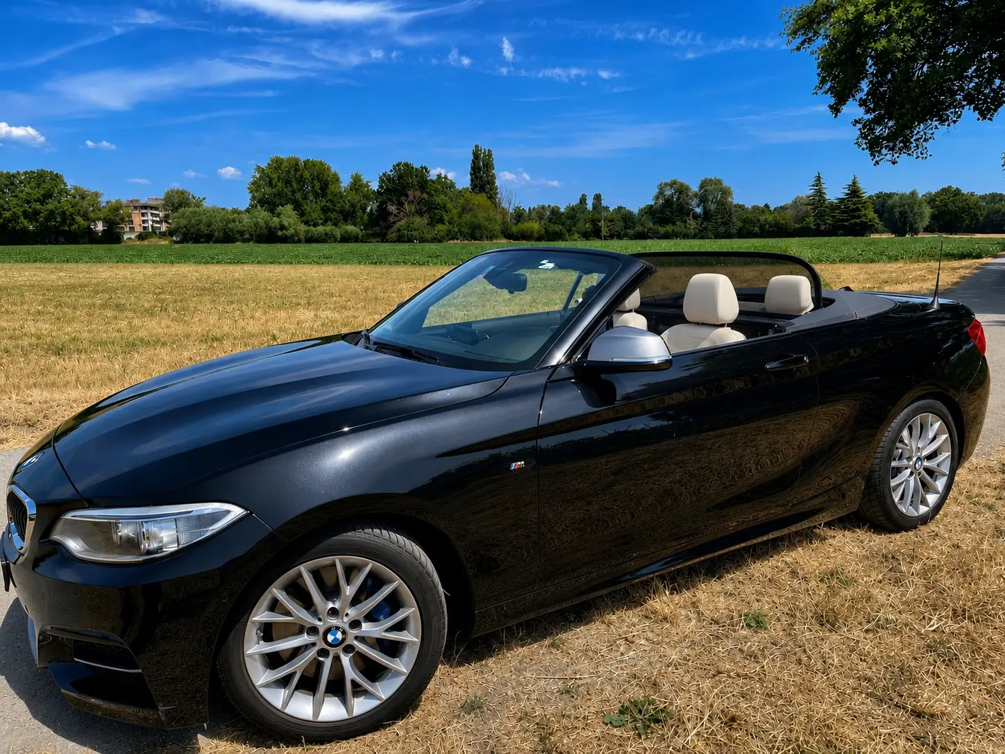 BMW M235i xDrive Cabriolet — Élégance décapotable et performance 326 ch — Außenansicht