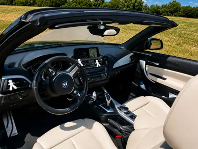 BMW M235i xDrive Cabriolet — Élégance décapotable et performance 326 ch — Seitenansicht