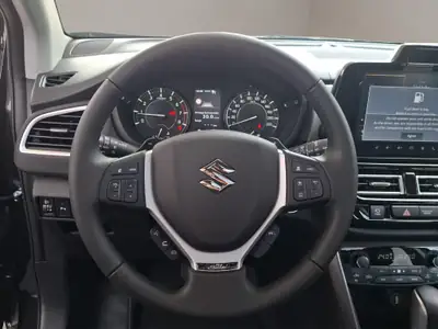 Suzuki S-Cross 1.4T Piz Sulai Top Hybrid 4x4 — SUV compact hybride, 20 km seulement — Miniature 7