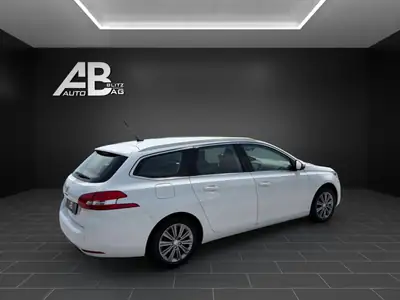 Peugeot 308 SW 1.5 BlueHDI Allure EAT8 — Break diesel efficient, fraîchement révisé — tableau de bord