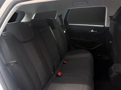 Peugeot 308 SW 1.5 BlueHDI Allure EAT8 — Break diesel efficient, fraîchement révisé — Miniature 12
