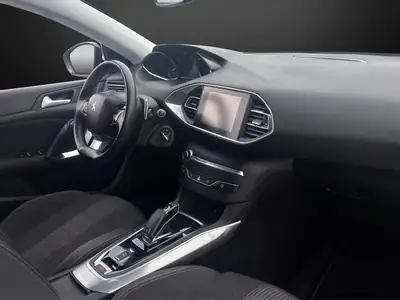 Peugeot 308 SW 1.5 BlueHDI Allure EAT8 — Break diesel efficient, fraîchement révisé — Miniature 10