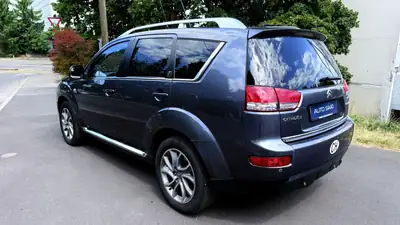 Citroën C-Crosser 2.2 HDi Exclusive — SUV 7 places robuste, diesel économe — tableau de bord