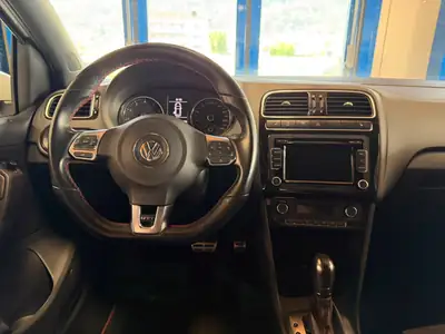 VW Polo 1.4 TSI GTI DSG — Sportive compacte avec turbo, boîte auto et 180 ch — Miniatura 13