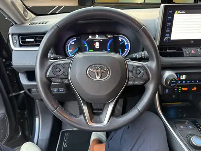 Toyota RAV4 2.5 HEV Premium 2021 — Hybride performant, 93'900 km, traction intégrale — Miniature 9