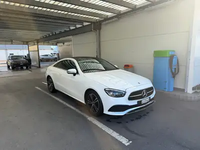 Mercedes-Benz E 220 d Coupé — Élégance sportive et efficacité diesel — vista esterna