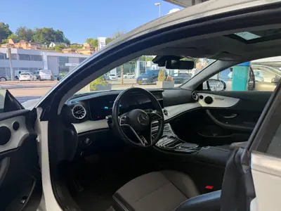Mercedes-Benz E 220 d Coupé — Élégance sportive et efficacité diesel — cruscotto