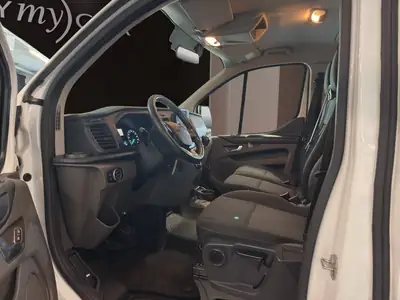 Ford Transit Custom 320 L1H1 — Fourgon utilitaire spacieux, moteur diesel fiable — détail