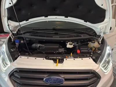 Ford Transit Custom 320 L1H1 — Fourgon utilitaire spacieux, moteur diesel fiable — Miniature 10