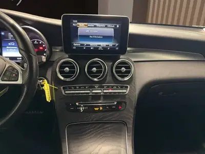 Mercedes-Benz GLC 250 AMG Line 4Matic — SUV premium, 4 roues motrices, entretien garanti — Miniature 15