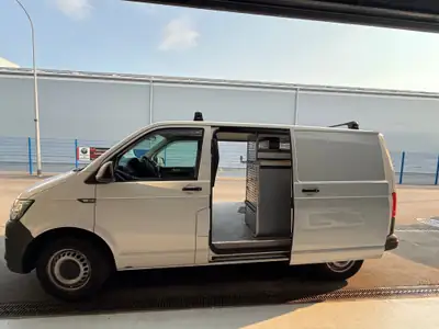 VW T6 2018 — Utilitaire diesel robuste, 271'600 km, transmission manuelle — côté