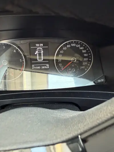 VW T6 2018 — Utilitaire diesel robuste, 271'600 km, transmission manuelle — tableau de bord