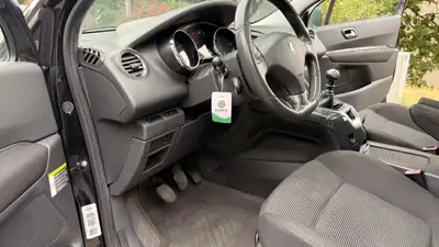 Peugeot 5008 1.6 16V — Monospace 7 places fiable, entretien maîtrisé — Miniature 10