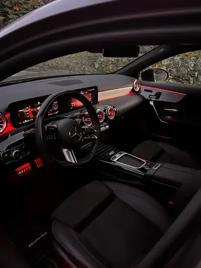Mercedes-Benz Classe A 250 AMG Line 4Matic — Break sportif, 224 ch et transmission intégrale — Armaturenbrett