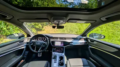 Audi A6 50 TFSI e S Line — Break hybride rechargeable, 21 500 km seulement — interni