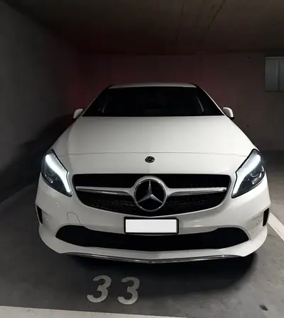 Mercedes-Benz Classe A 180 — Berline compacte élégante, 98'000 km, sans accident — vista esterna