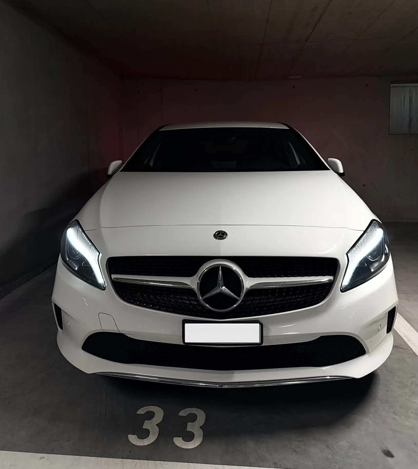 Mercedes-Benz Classe A 180 — Berline compacte élégante, 98'000 km, sans accident — vista esterna