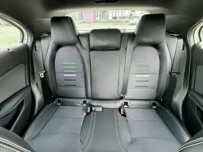 Mercedes-Benz Classe A 180 — Berline compacte élégante, 98'000 km, sans accident — cruscotto