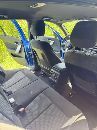 BMW 118i M Sport — Berline dynamique, 78 000 km, équipée Apple CarPlay — Miniatura 7