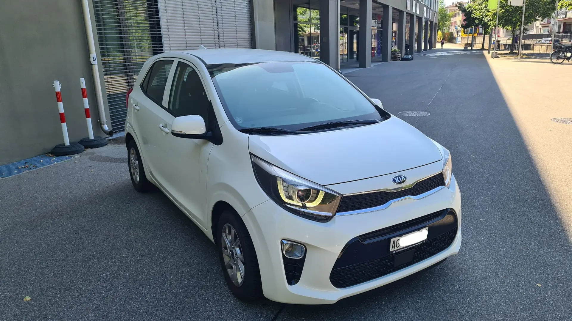 Kia Picanto 1.2 CVVT Swiss City Line — Citadine économique, 36 800 km seulement — vue extérieure