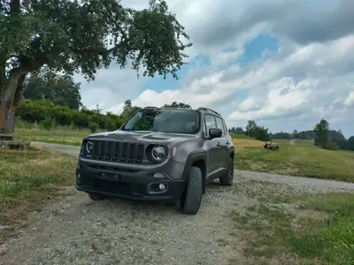 Jeep Renegade 2.0 CRD 120 Night Eagle — SUV compact diesel AWD, sans sinistre — Seitenansicht