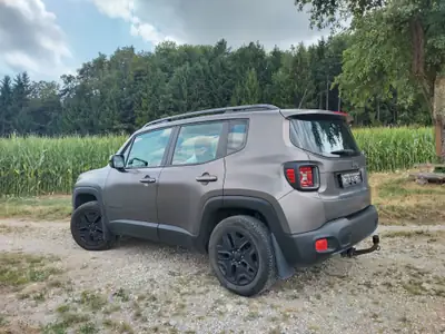 Jeep Renegade 2.0 CRD 120 Night Eagle — SUV compact diesel AWD, sans sinistre — Innenraum