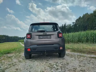 Jeep Renegade 2.0 CRD 120 Night Eagle — SUV compact diesel AWD, sans sinistre — Armaturenbrett