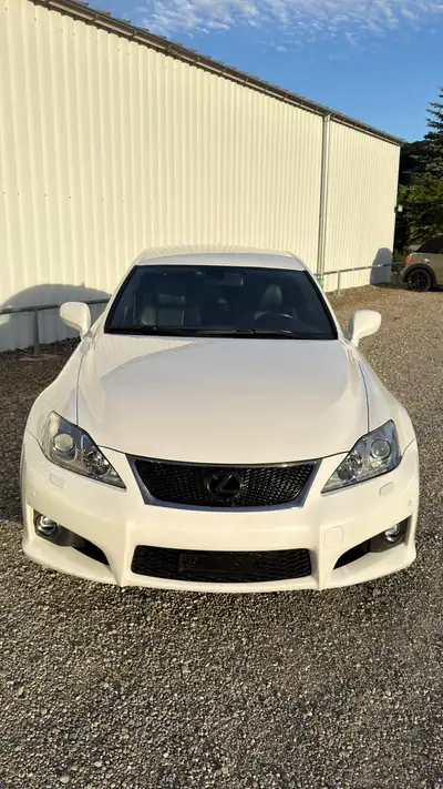 Lexus IS F — Berline sportive 423 ch, blanc pur, faible kilométrage — Detail