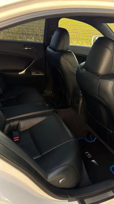 Lexus IS F — Berline sportive 423 ch, blanc pur, faible kilométrage — Miniatur 7