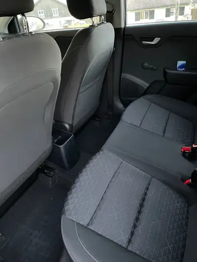 Kia Rio 1.0 T-GDi Power — Citadine fiable, 75'000 km, sans sinistre — interni