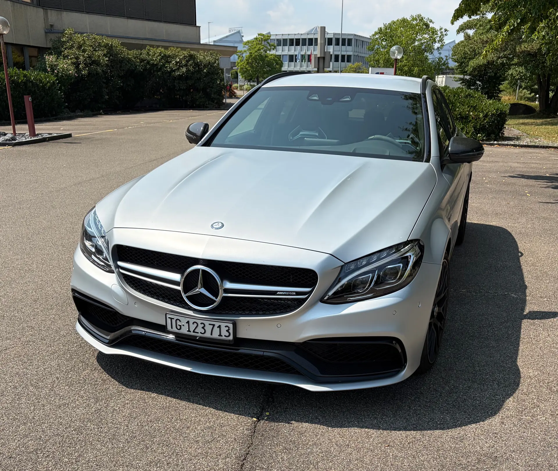Mercedes-Benz C 63 S AMG — Berline sport break haute performance, 510 ch — vista esterna