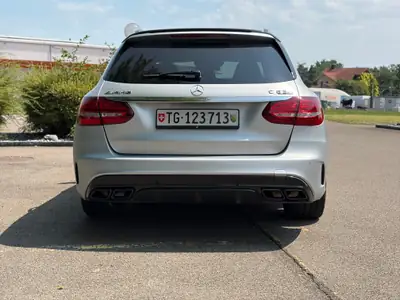 Mercedes-Benz C 63 S AMG — Berline sport break haute performance, 510 ch — vista posteriore