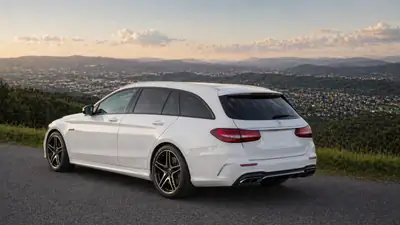 Mercedes-Benz C 450 AMG 4matic — Break sportif, 367 ch et traction intégrale — fianco