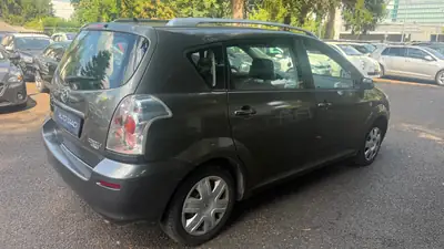 Toyota Corolla Verso 1.8 Linea Sol — Monospace 7 places fiable, automatique, sans sinistre — arrière