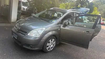Toyota Corolla Verso 1.8 Linea Sol — Monospace 7 places fiable, automatique, sans sinistre — Miniature 11
